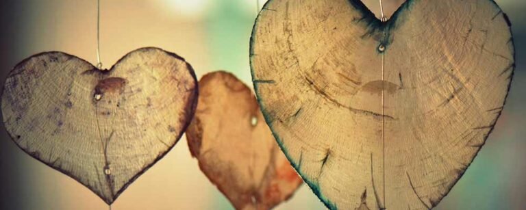 Leia mais sobre o artigo Como Reconhecer Sinais de Que a Amarração Amorosa Está Dando Certo